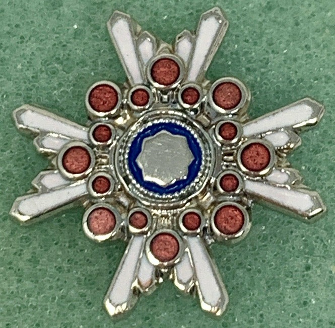 Modern Lapel Miniatures of Japanese Order.jpg