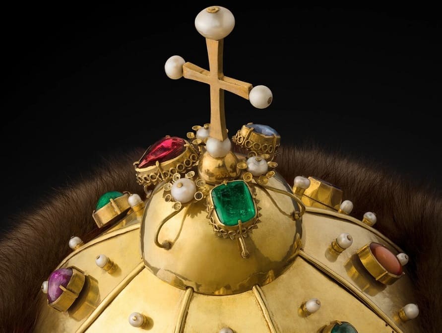 Monomakh's Cap from the collection of Moscow Kremlin  Museums.jpg