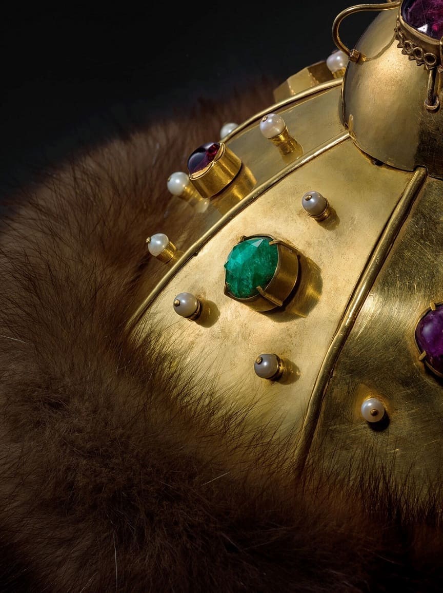 Monomakh's  Cap  from the collection of Moscow Kremlin Museums.jpg