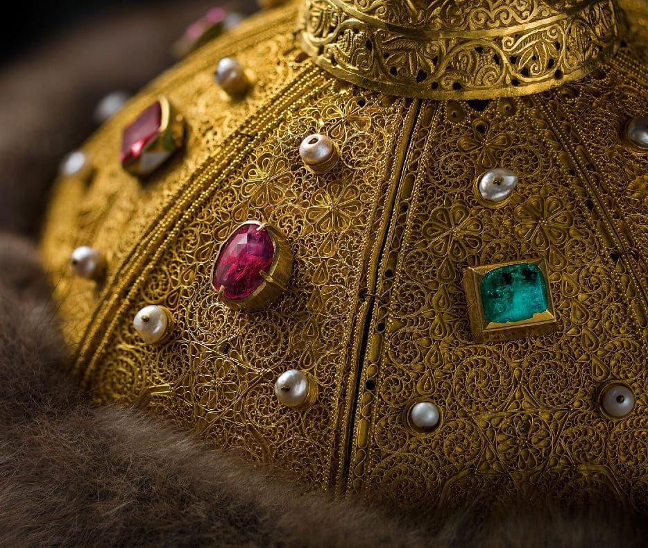 Monomakh's Cap  from  the collection of Moscow Kremlin Museums.jpg
