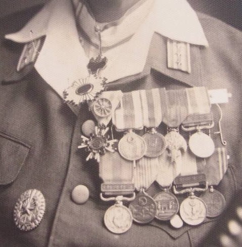 Multi-row Japanese Medal Bar.jpg