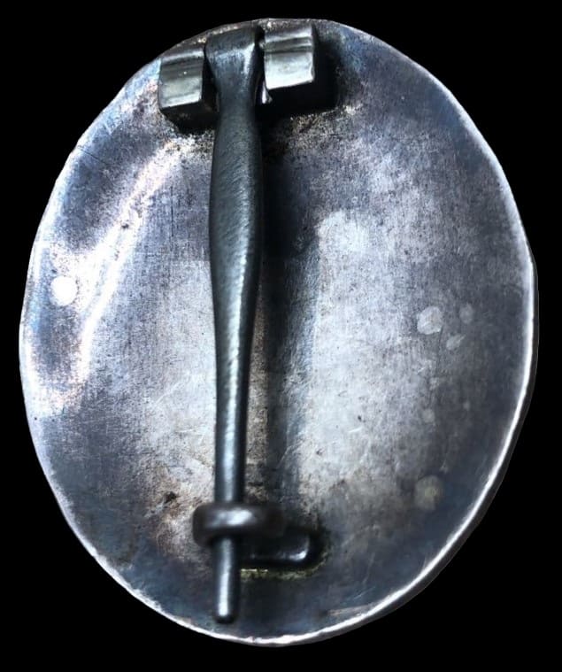 Naval Academy Graduation Badge made  by Hattori workshop.jpg