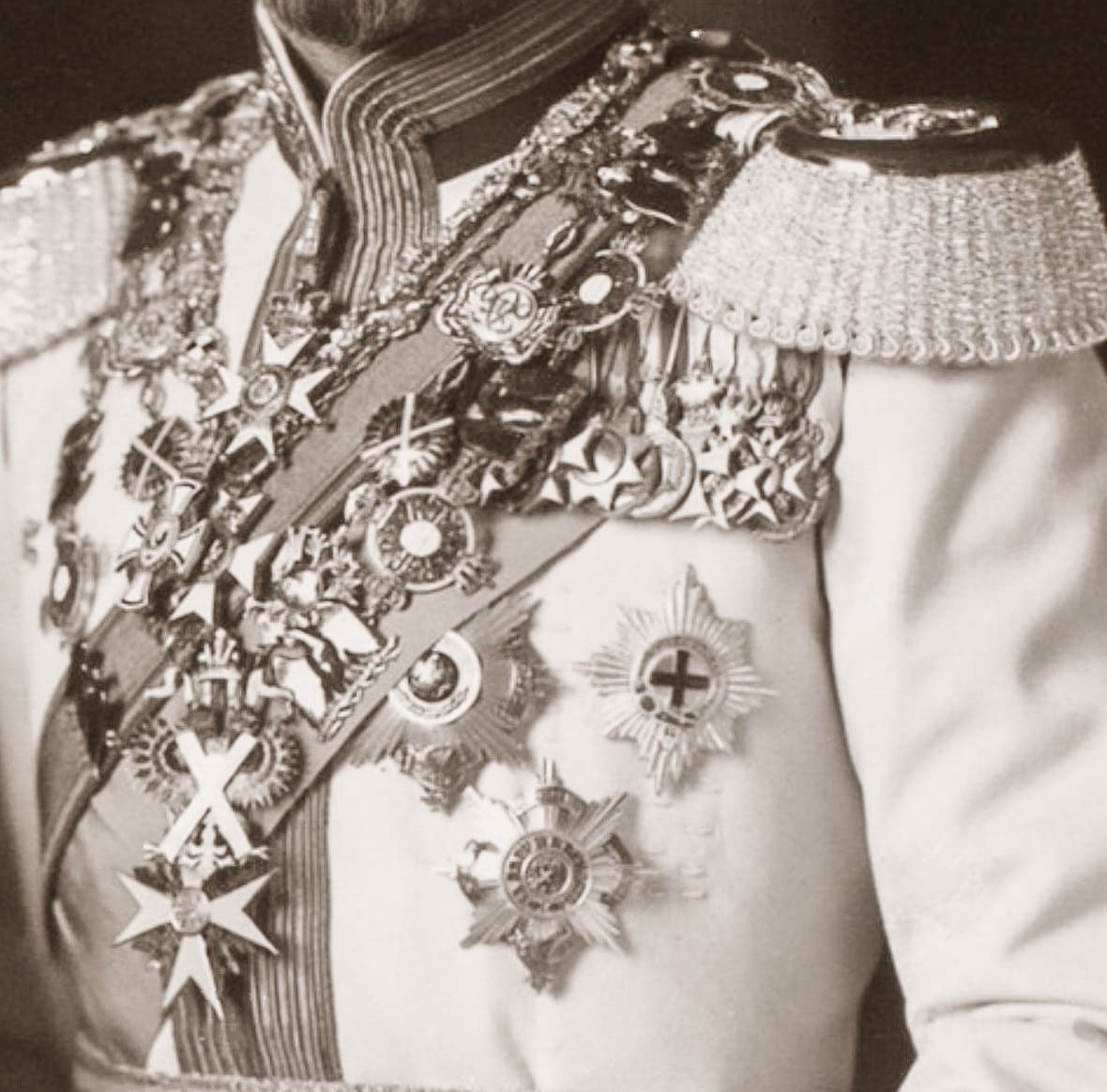 Nicholas II Alexandrovich and King George V of Britain.jpg