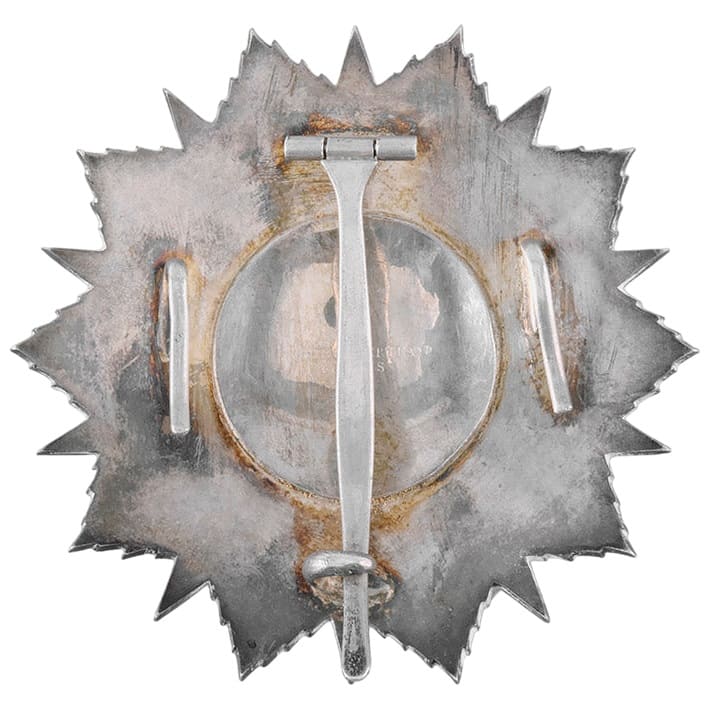 Order of Nichan Iftikhar breast star made by Arthus  Bertrand.jpg