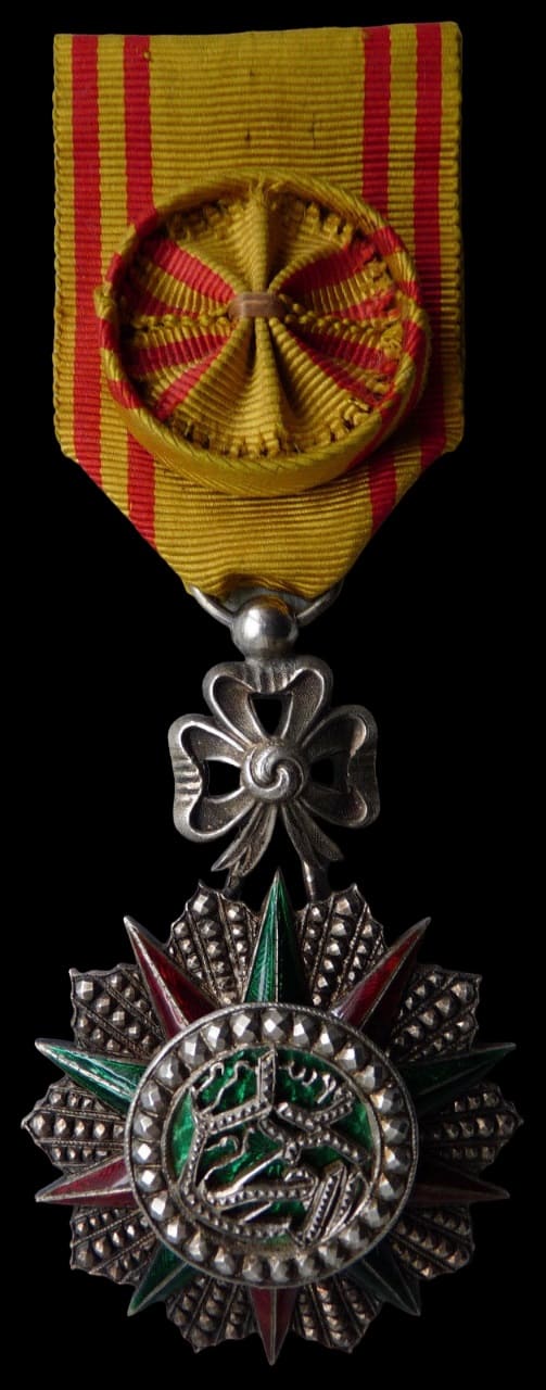 Order of Nichan Iftikhar made by Chapus.jpg