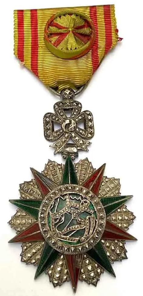 Order of Nishan-Iftikar made by Pouteau.jpg