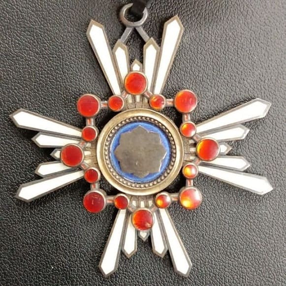 Order of Sacred Treasure 3rd class with mark 美 made by Shobido workshop.jpg