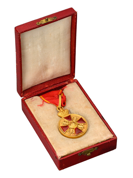 Order  of St. Anne Medal for Foreigners type 1911.jpg