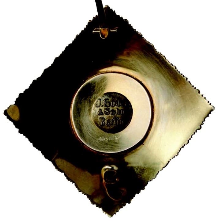 Order of St. George made by Rothe with  Fake Godet plate.jpg