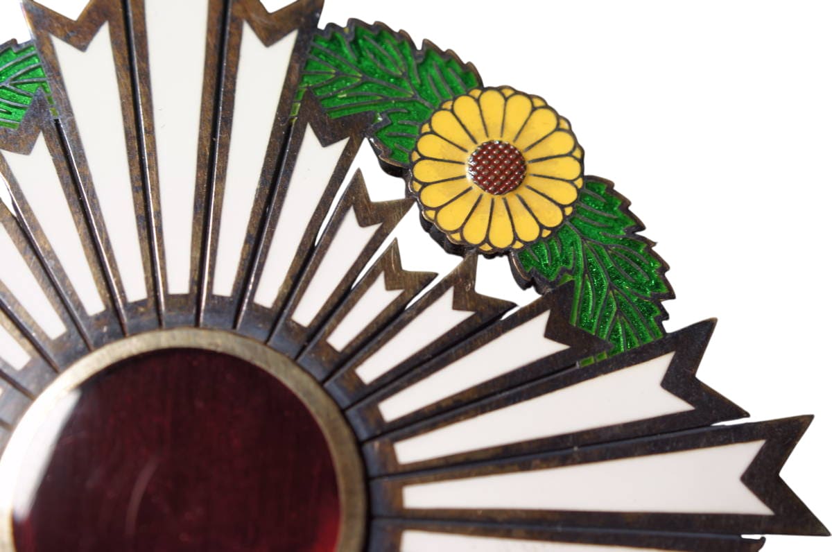 Order of the Chrysanthemum from MeijiTaisho  epoch.jpg