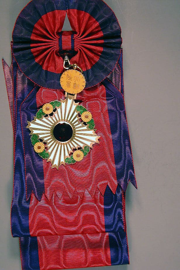 Order of the Chrysanthemum from the collection of Metropolitan Museum of Art.jpg