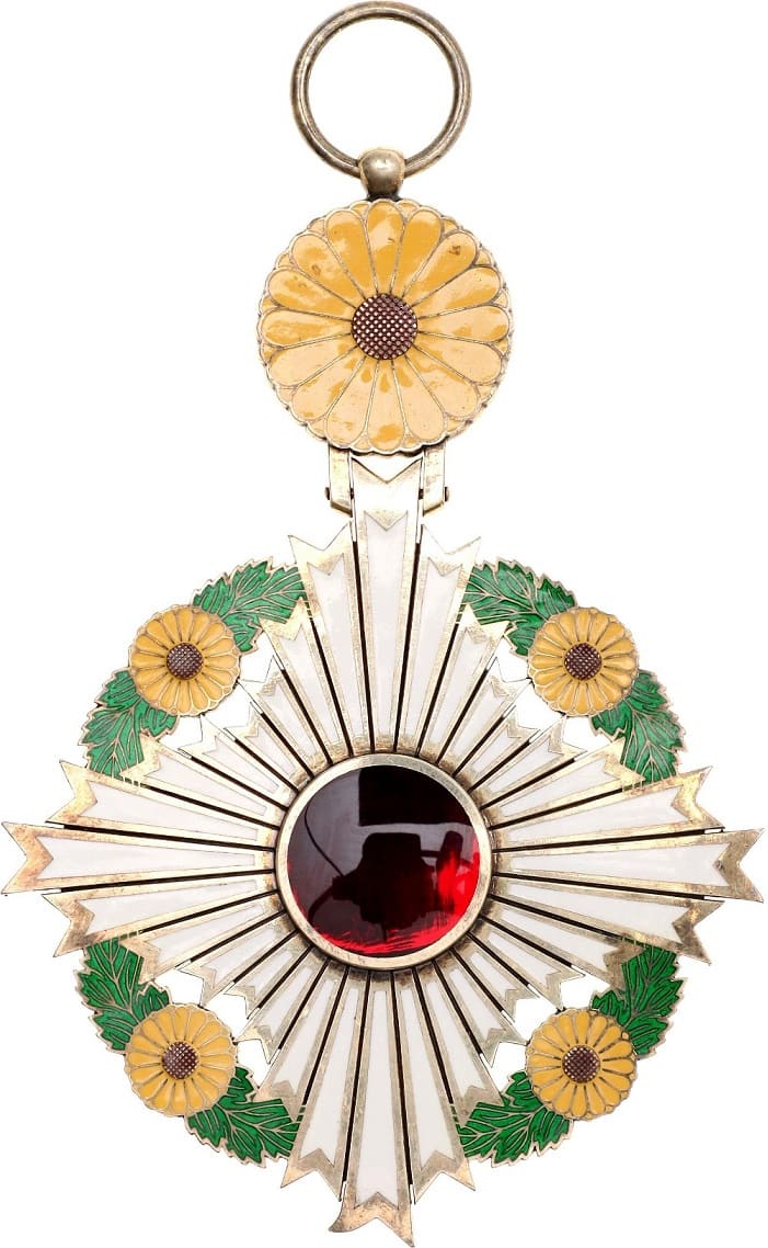 Order of the Chrysanthemum.jpg