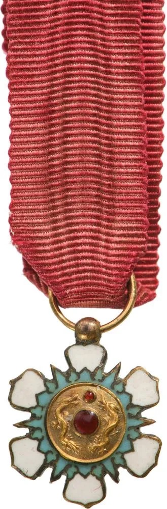 Order of the Double Dragon 14 mm, gilt Silver.jpg