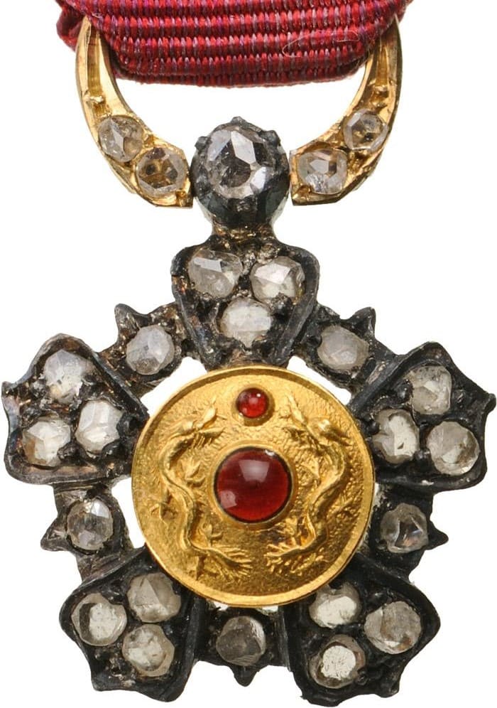 Order of the Double Dragon miniature.jpg