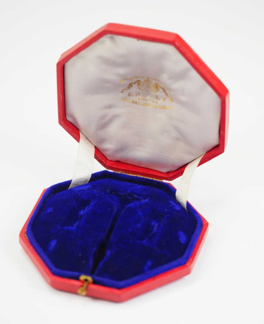 Order of the Elephant Breast Star made by Kretly,  Paris.jpg