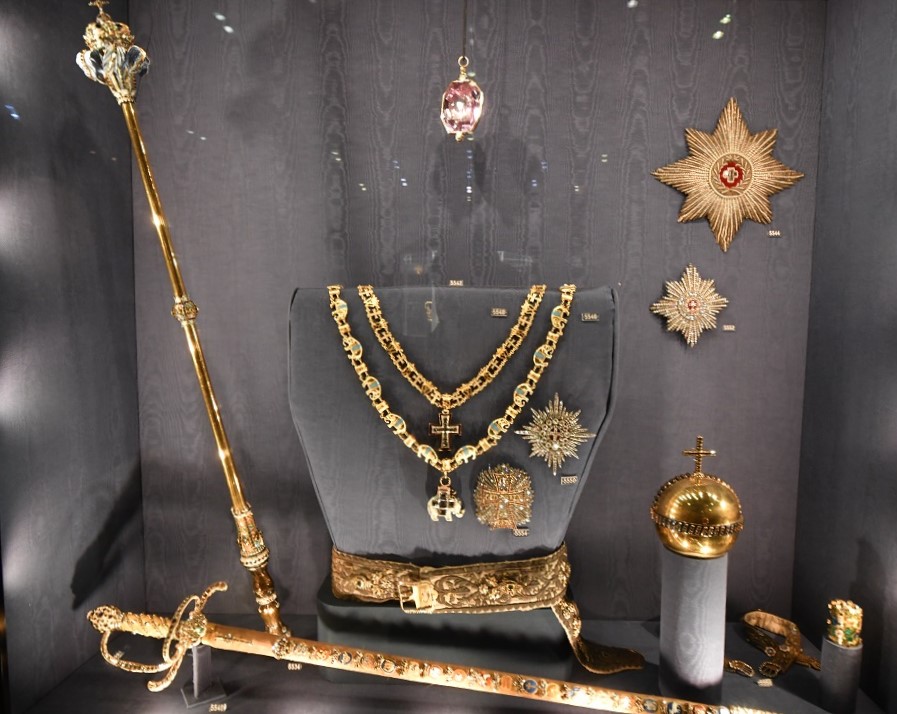 Order of the Elephant with Brilliants and Pearls.jpg