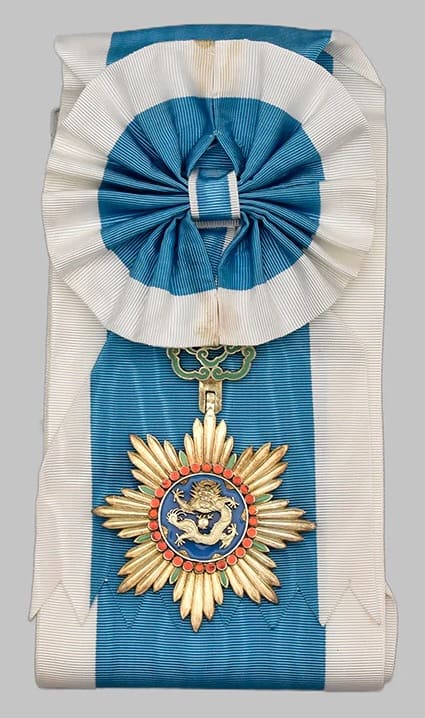 Order of the Illustrious Dragon from Ex Michael Quigley collection.jpg