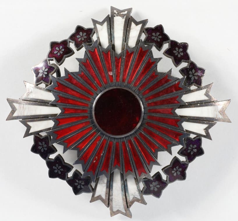 Order of the Paulownia Flowers.jpg