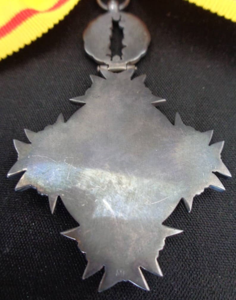 Order of the Precious Crown marked  M.jpg