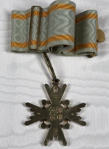 Order of the Sacred  Treasure with mark ヒ.jpg