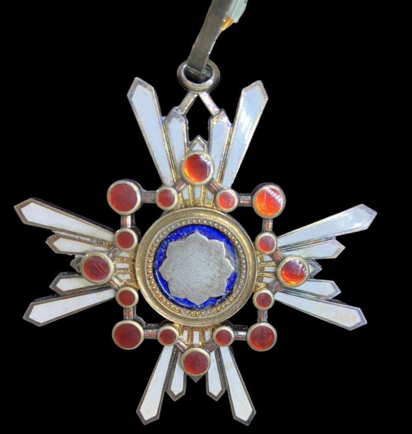 Order of the Sacred Treasure  with mark ヒ.jpg