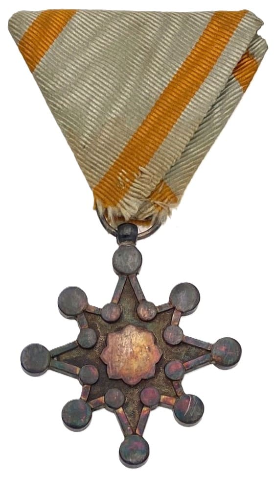 Order of the Sacred Treasure with mark ヒ.jpg