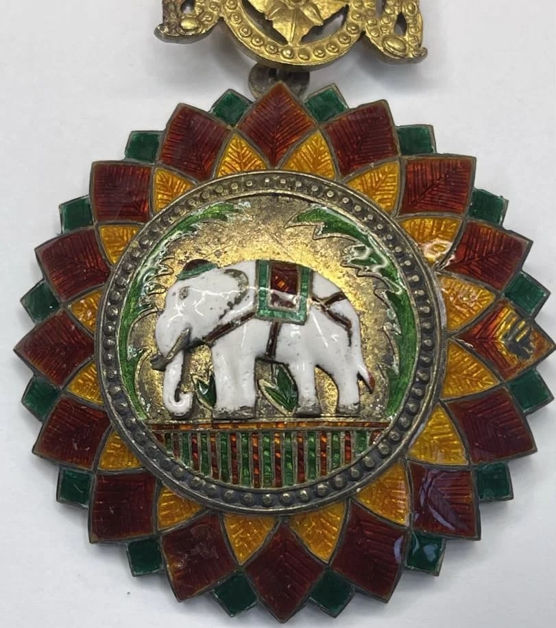 Order of the White Elephant made by Court Jewellers A.Gränlert&Co, Bangkok.jpg