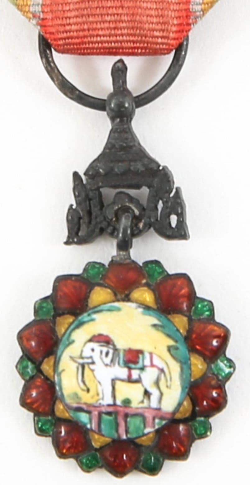 Order of the White Elephant miniature.jpg