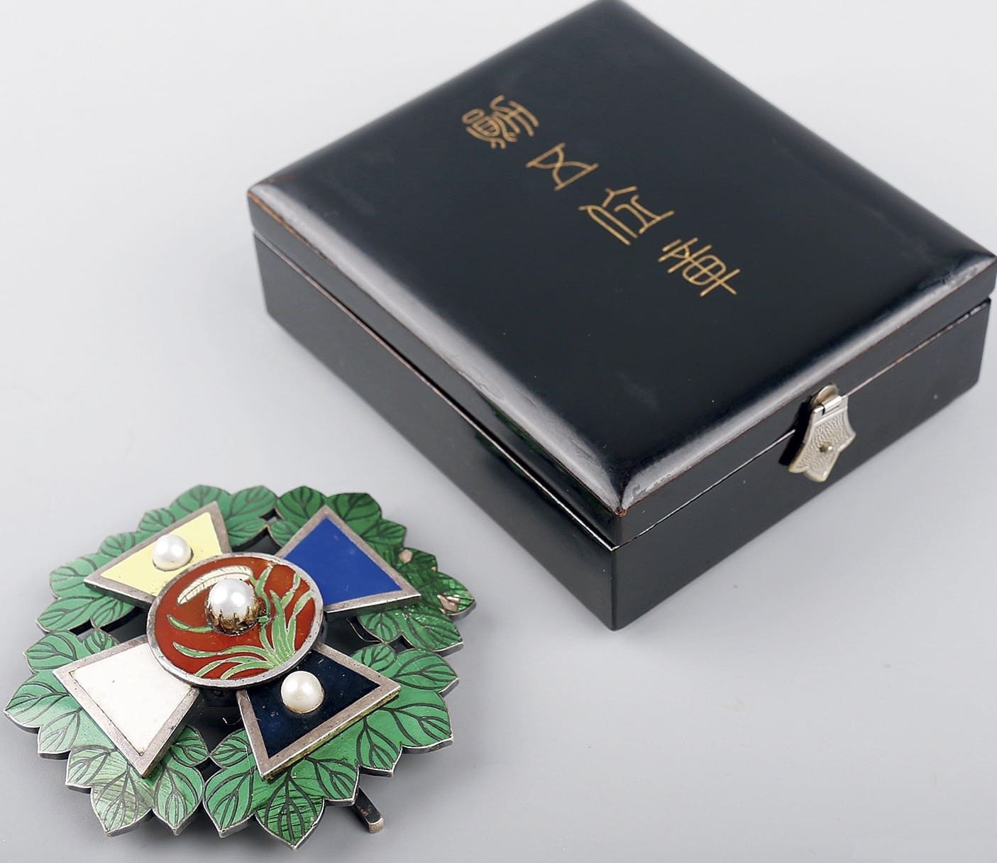 Order of_Rank and Merit 5th class.jpg