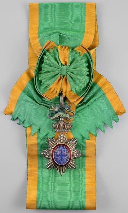 Ordre impérial du Dragon d'Annam 1st class.jpg