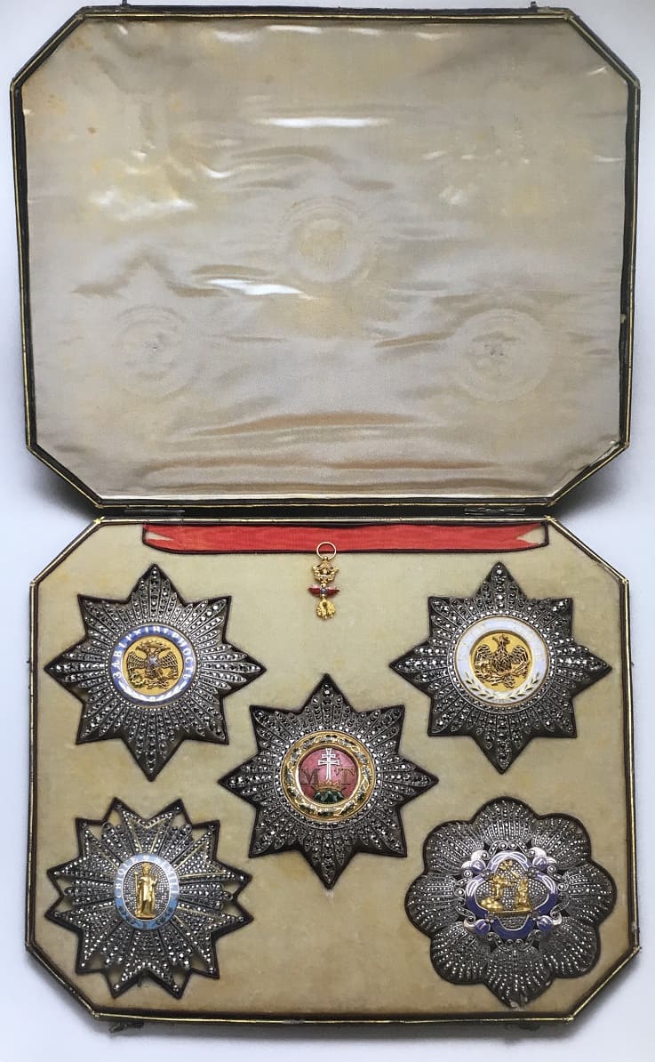 Original case with Great Coat of Arms of the Kingdom of the Two Sicilies.jpg