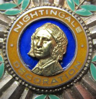 Osaka Prefecture Nightingale Merit Decoration   ナイチンゲール大阪府功勞章.jpg