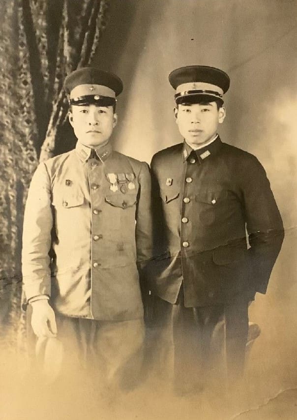 Photo with Imperial Military  Reservist Association Badge.jpg