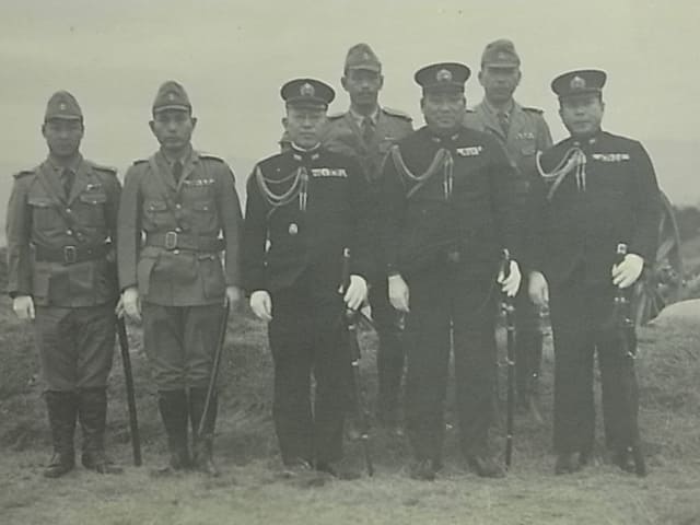 Photo  with Japanese Aide-de-camp to the Emperor (Chamberlain) Badge.jpg