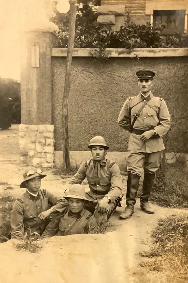 Photo  with  Japanese Army Sun Helmets.jpg
