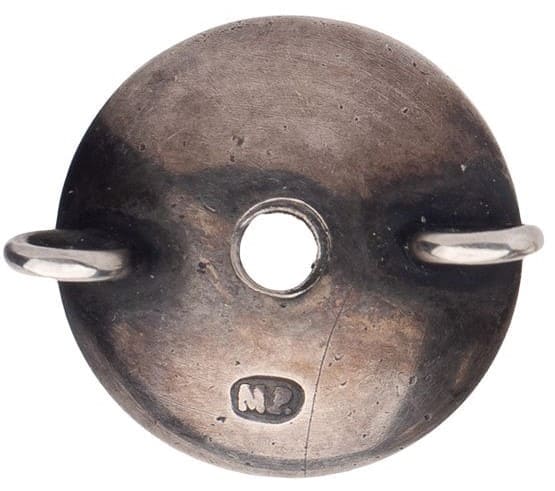 Поддельный знак Св. Георгия  на оружие.jpg