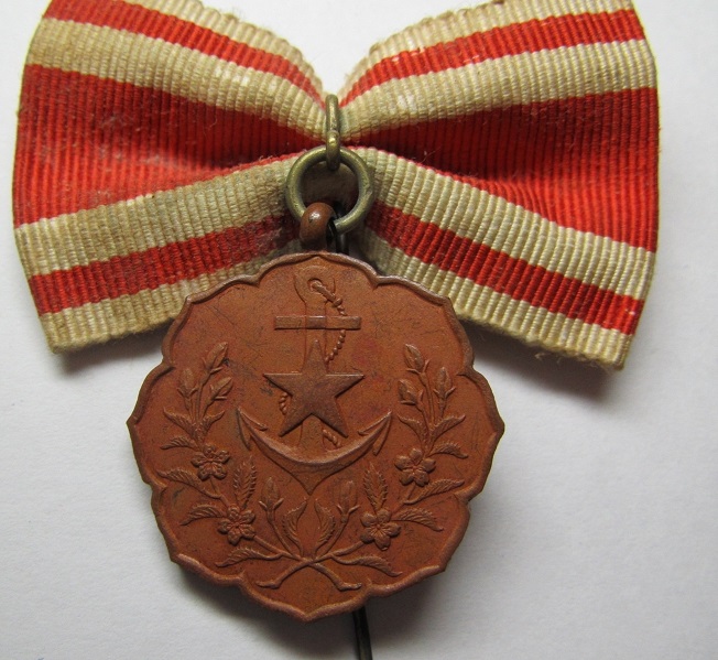 Preferential Treatment Member Badge of Women's Patriotic Association愛国婦人会 優待員章..JPG