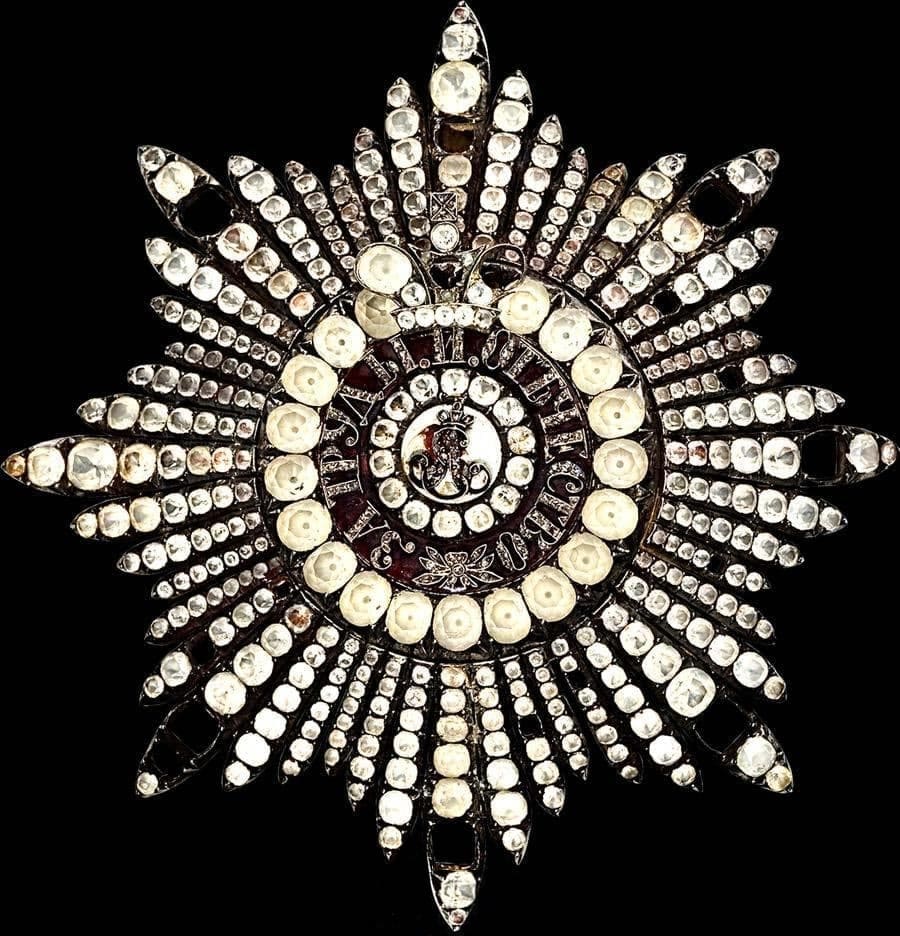 Privately Commissioned Breast Star of Saint Alexander Nevsky with Diamonds.jpg