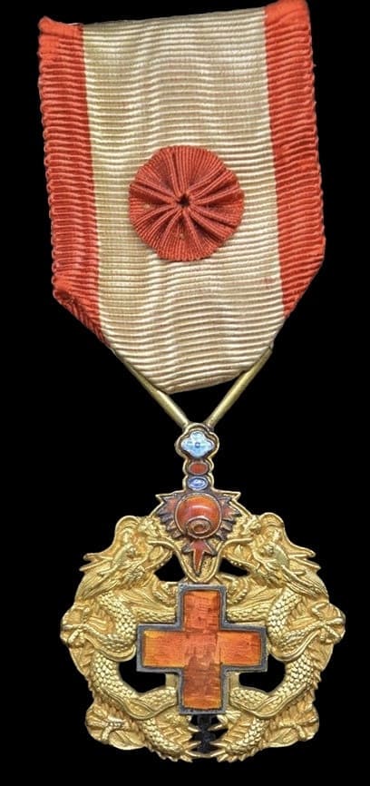 Qing China Red Cross Medal 大清國紅十字會章.jpg