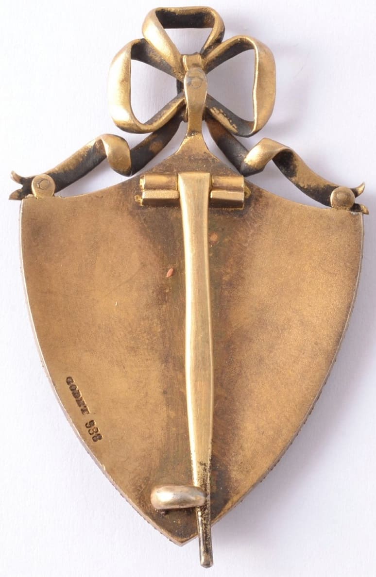Red Cross  Society of Russia Provisional Government Badge made by Godet.jpg
