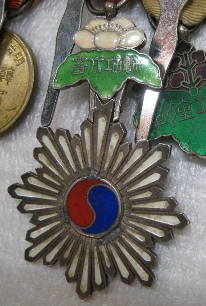 repair of the  central medallion.jpg
