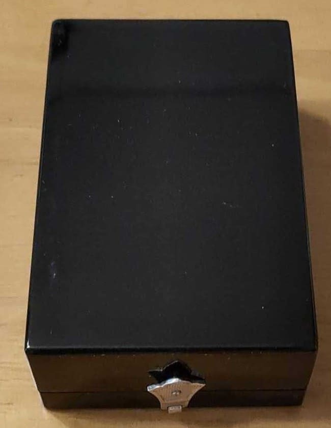 Replica of 4th class Golden Kite Order Case.jpg