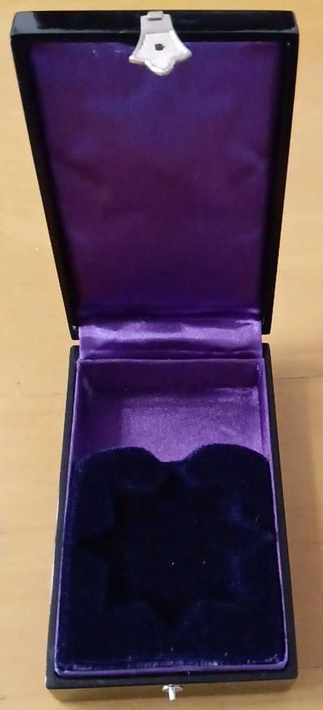 Replica  of 5th class Golden Kite Order Case.jpg