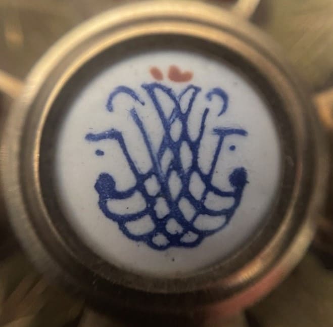 Reverse medallion.jpg