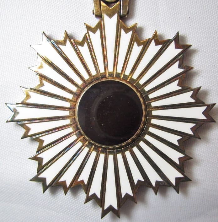 Rising Sun order awarded in 1970.jpg