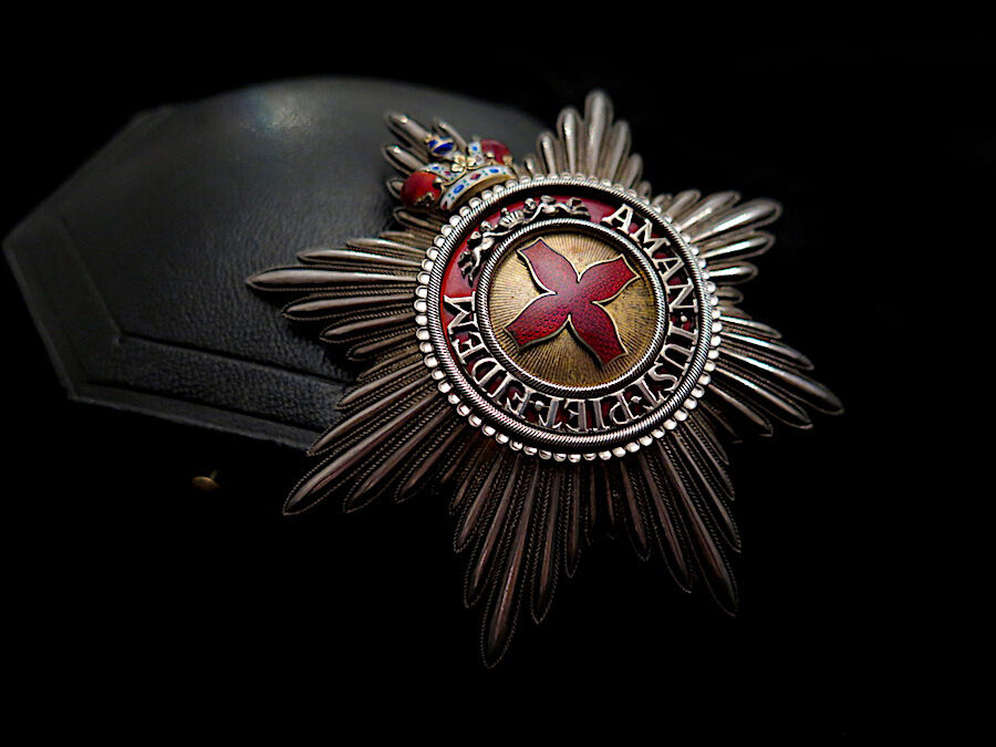 Rothe-made star with added Lemaitre plate..jpg