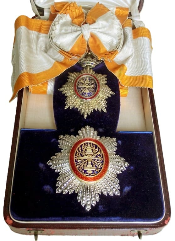Royal Order of Cambodia made by Arthus Bertrand, Paris.jpg