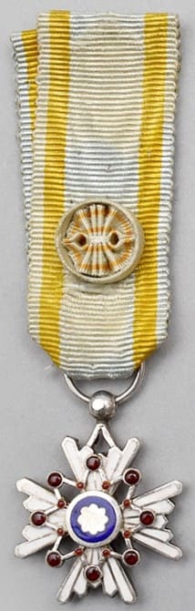 Sacred_Treasure order miniature.jpg