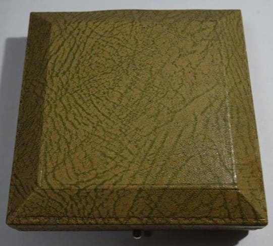 Sanraku Calligraphy  Exhibition award medal.jpg