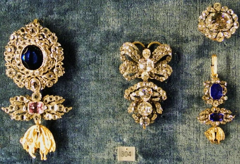sapphires, brilliants, gold, silver-gilt.jpg